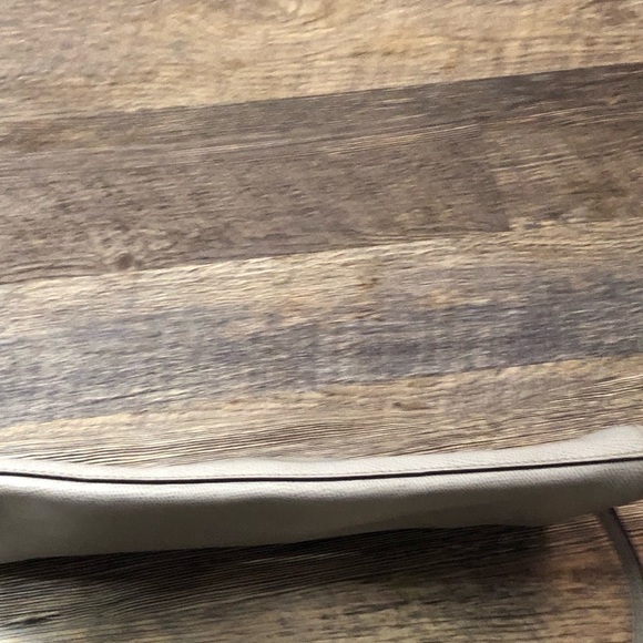 Michael Kors Large Grey Clutch with Short Shoulder Strap magnetic closure EUC - Picture 8 of 9